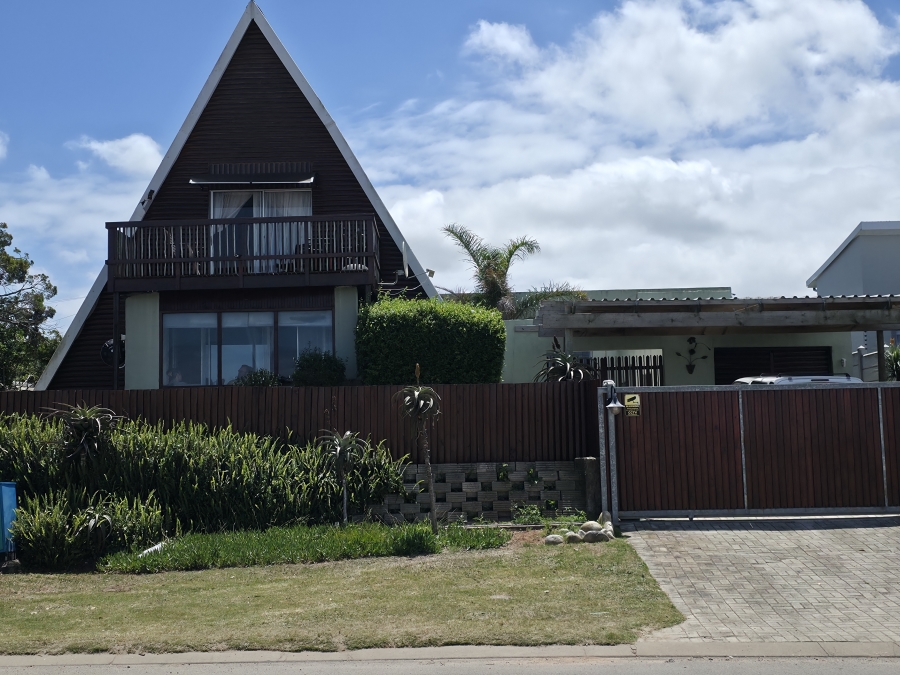 4 Bedroom Property for Sale in Aston Bay Eastern Cape